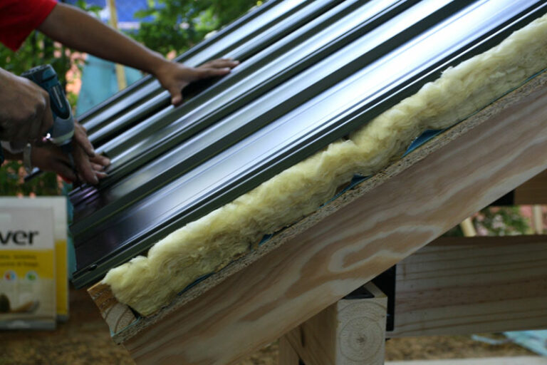 Thermal insulators on the roof.